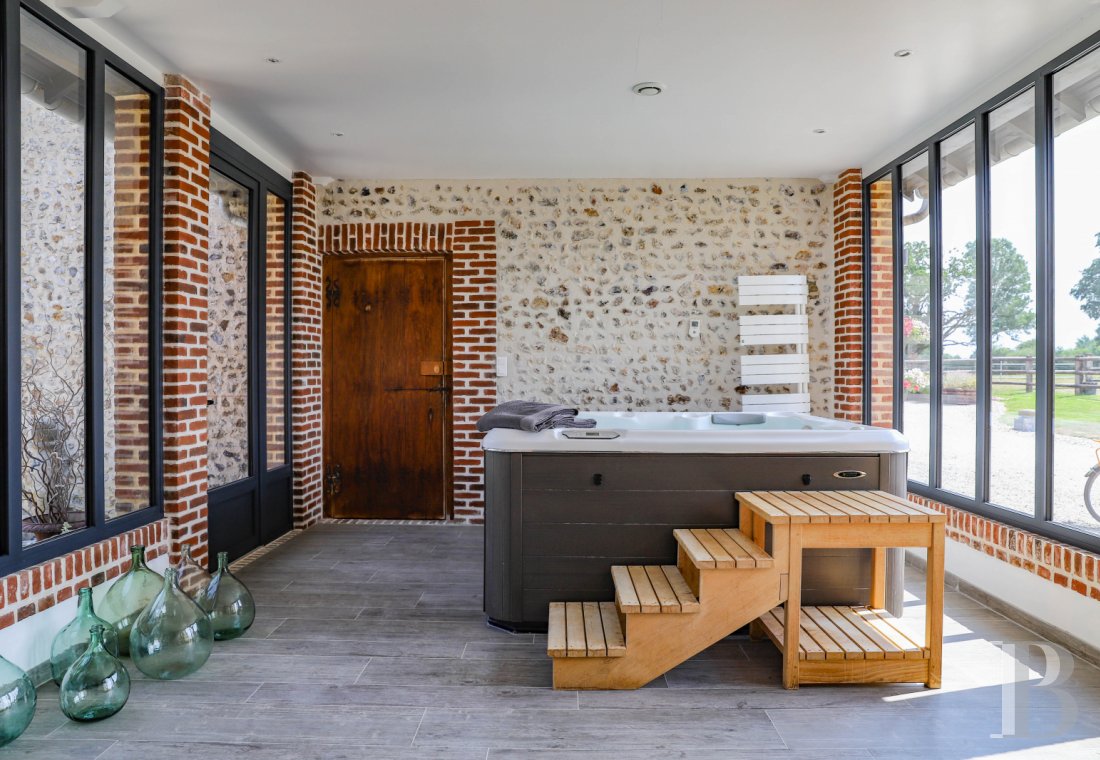 A former 18th century farmhouse with carefully renovated outbuildings on the edge of a forest in Perche - photo  n°34